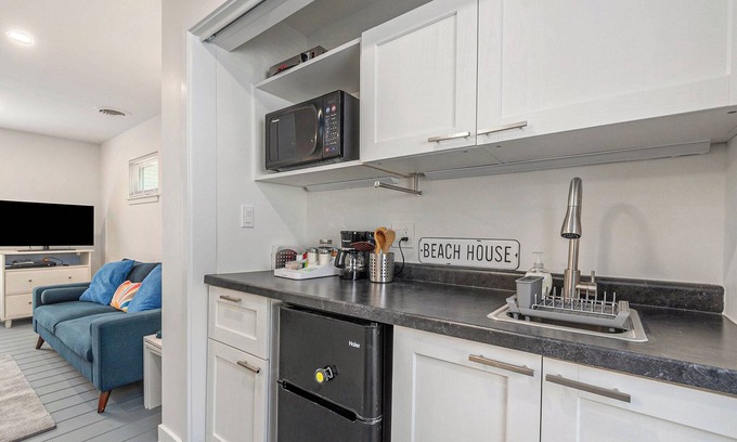 Michigan City House | Cool Casa on California Ave in Michigan City, 1 block from the beach!