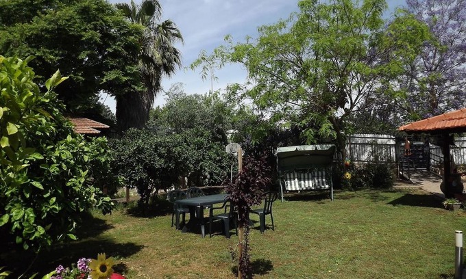 Karmiel Cabin | Cool & Comfortable Zimmer in the Garden