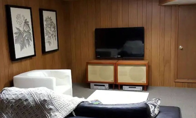 Escanaba Apartment | Cool furnished Apartment Near Downtown Escanaba