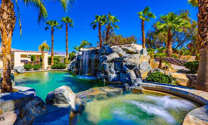 Bermuda Dunes House | Cool Pool Retreat