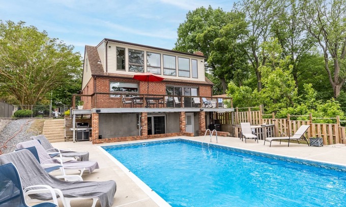 Arnold Apartment | Cool Spring waterfront apartment with pier mins to Annapolis