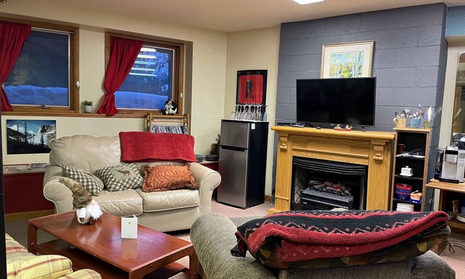 Redstone Apartment | Cool, Comfortable and Spectacular