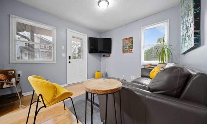 Katie Hill Neighborhood House | Cool vibe, quiet spot near downtown