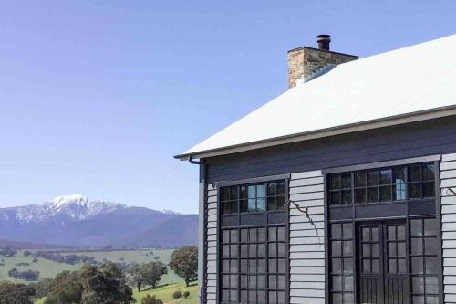 Merrijig House | Coombs Hill Barn