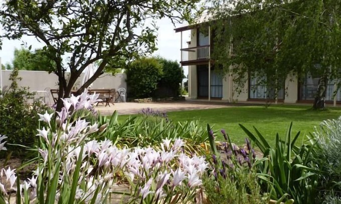 Penola Hotel | Coonawarra Motor Lodge