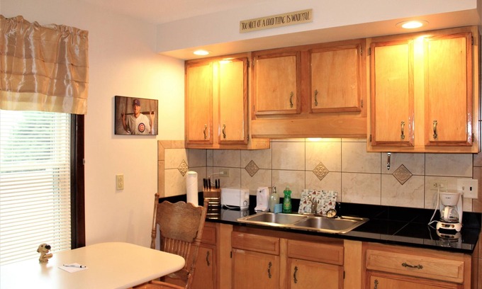 Oneonta Apartment | Cooperstown Baseball Rentals - Dugout Efficiency 1