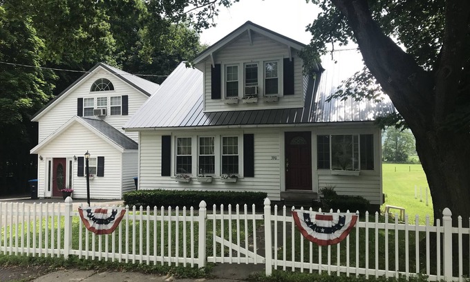 Otego House | Cooperstown Baseball Rentals - CREEKSIDE HAVEN - Beautiful 2100 Sq Ft Home