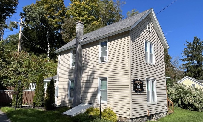 Cooperstown House | Cooperstown Cottage - 2 miles to Cooperstown Dreams park - with a pool!