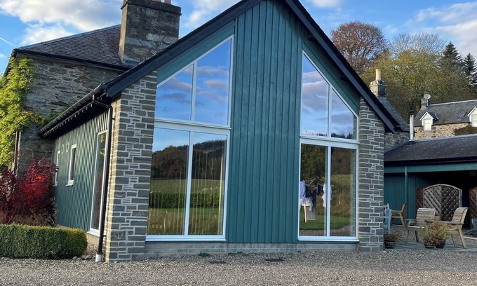 Pitlochry House | Coorie in!
