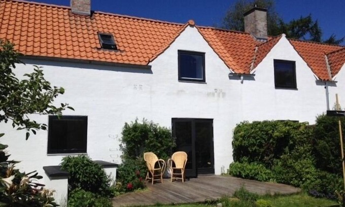 Virum House | Copenhagen. Closed, peaceful garden, free parking and WiFi. Wide hist. Village