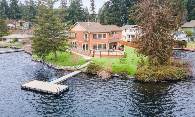 Black Diamond House | Copper Hawk