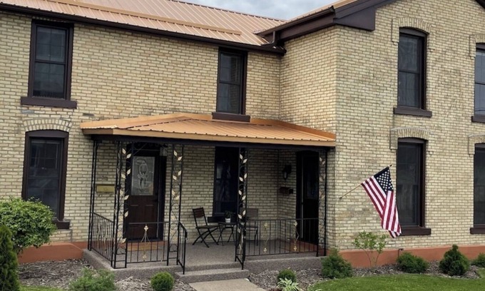 Prairie Du Chien House | Copper Roof Cottage