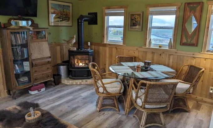 Thermopolis Cabin | Copper Winds Private Cabin on 6 Acres