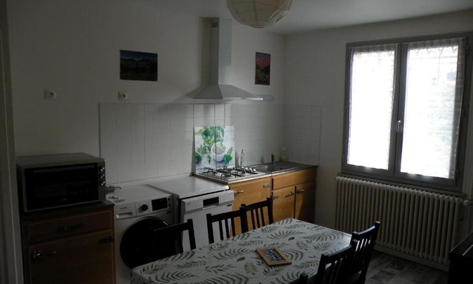 Orcival Apartment | Coquelicot, Entre Volcans d Auvergne et Sancy, Orcival.