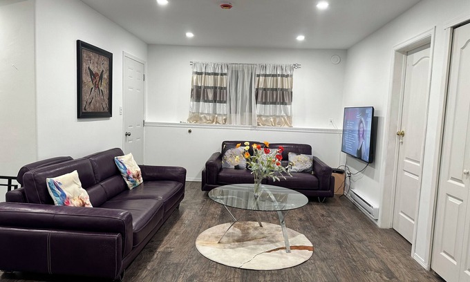 Coquitlam House | Coquitlam, Douglas College, Lafarge Lake, Town Center Park