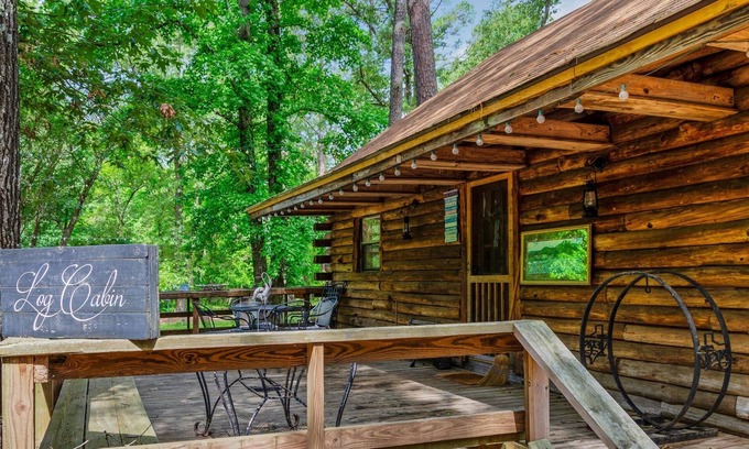 Tyler Cabin | Cora's Main Log Cabin 2 Bedroom Cabin