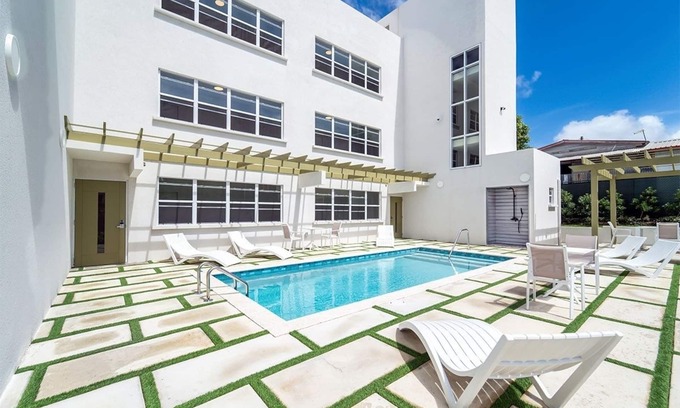 Little Battaleys Condo | Coral Beach by Blue Sky Luxury