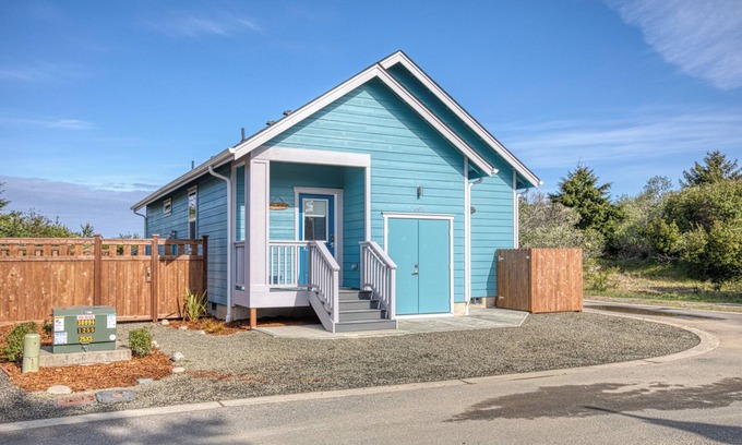 Ocean Shores House | Coral Beach Cottage - Oyhut Bay Seaside Village