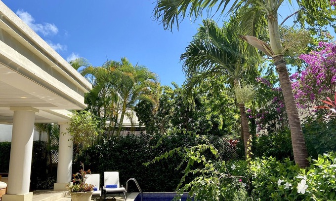 Mullins Villa | Coral Breeze steps from Mullins Beach