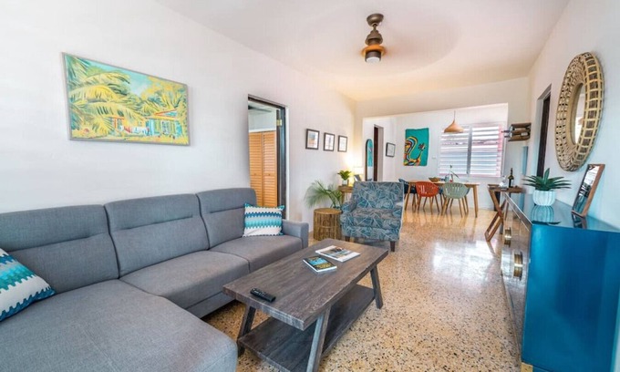 Stella House | Coral Casa-One block from the beach!