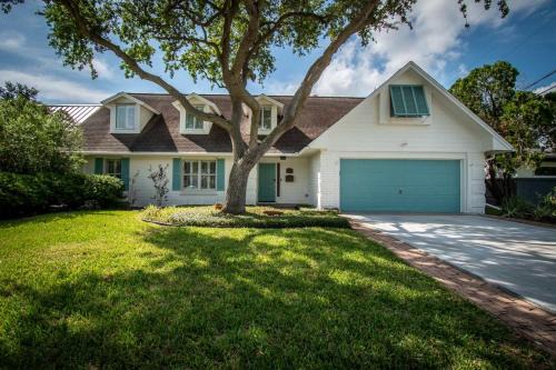 Bay Area House | Coral Cove on Ocean View