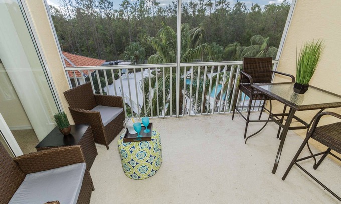 Ole Condo | Coral Falls 3rd flr. condo w/incredible pool views from private screened lanai (bldg. w/elevator)