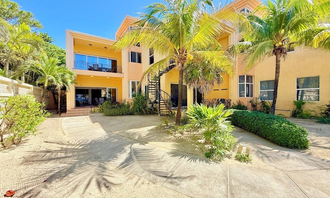 West Bay Villa | Coral Sand 10, Condos #1 & 5 @ West Bay Beach