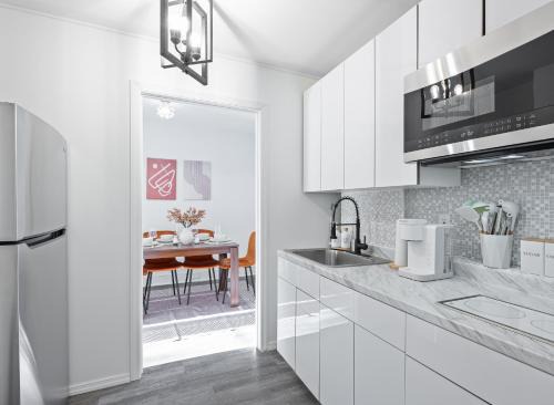 West New York Apartment | Coral Stay 20 Min to NYC