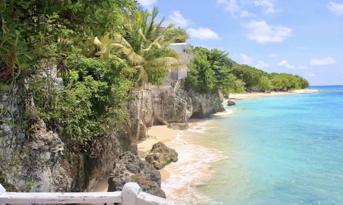 Prospect Apartment | Coralita No1. Oceanfront Property Near Sandy Lane