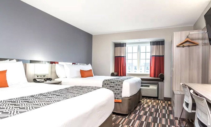 Rochester House | Coratel Inn & Suites by Jasper Rochester-Standard 2 Queen Bed Non Smoking