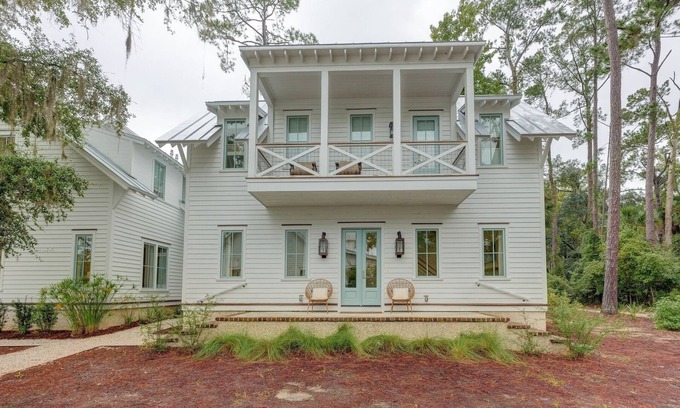Palmetto Bluff Cottage | Corley Cottage 327 - GOLF CART AND BIKES INCLUDED!
