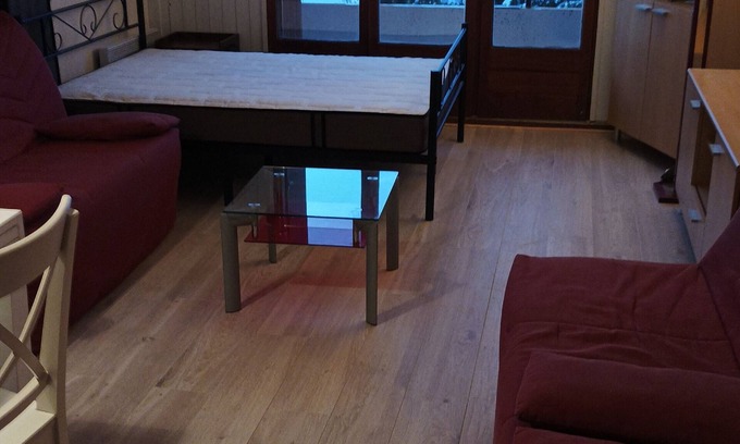 Gouaux-de-Larboust Apartment | Corneille 71