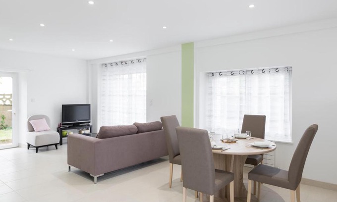 Sainte-Therese - Quineleu House | Corneille by Cocoonr