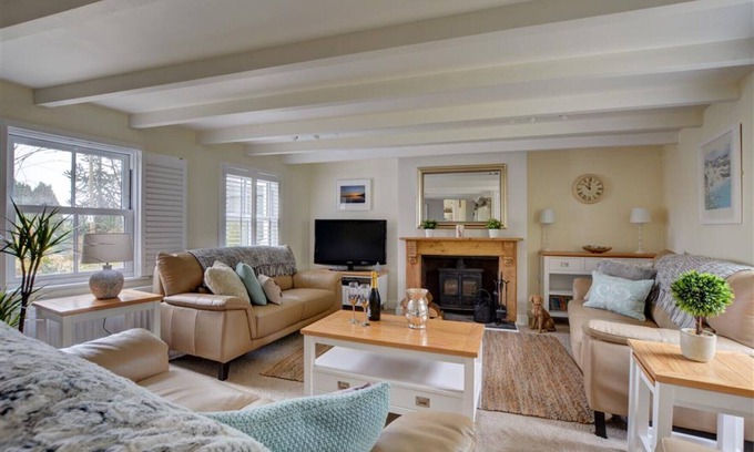 St. Columb Major House | Corner Cottage - Three Bedroom House, Sleeps 6