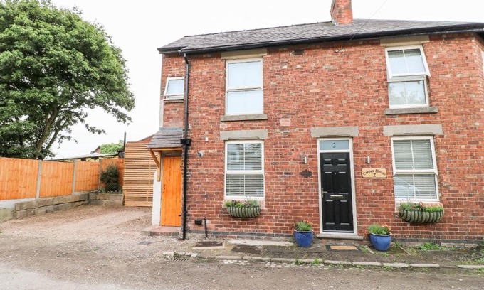 Ilkeston House | Corner House Cottage