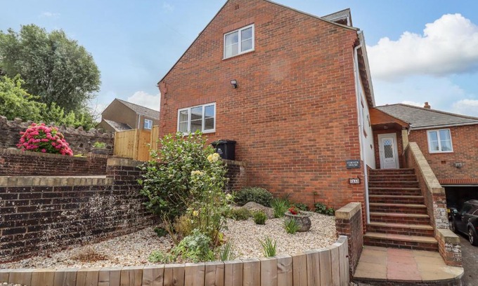 Cinderford House | Corner House