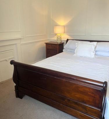 Torrington House | corner house Guest house