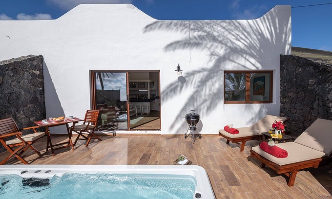 La Asomada Apartment | CORNER OF THE OCEAN. POOL-JACUZZI-CLIMATIZED SPA. SEA VIEWS-WIFI- SATELLITE TV