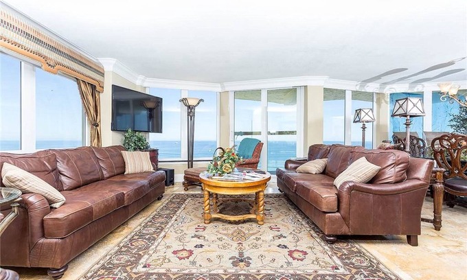 Daytona Beach Shores Condo | Corner Penthouse - 1101 - Direct Ocean Front