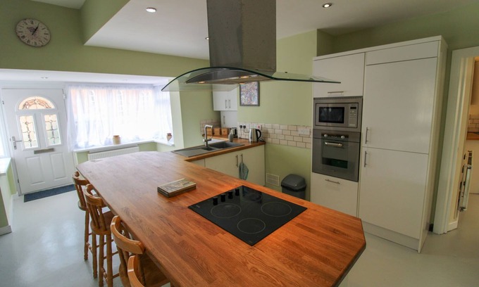 Silloth Cottage | Corner Stone Cottage Silloth - sleeps 6 guests in 3 bedrooms