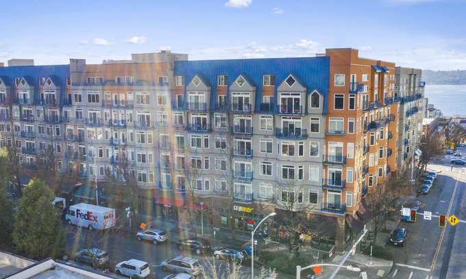 Belltown Apartment | Corner Unit in the Middle of It All
