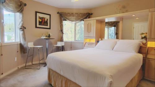 Revelstoke Bed & Breakfast | Cornerstone Bed and Breakfast