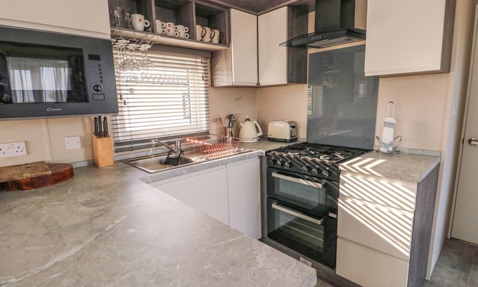 Dinas Cottage | Cornerstone