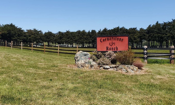 Gold Beach House | Cornerstone Ranch experience minutes to the beach and Rogue River