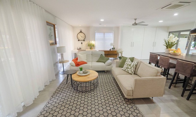 Loganholme House | Cornubia Luxury Nature Haven- Family & Pet friendly & wheelchair-friendly