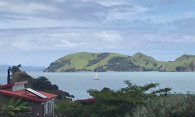 Te Kouma House | Coromandel Beach Bach with sea views, close to sugarloaf boat ramp