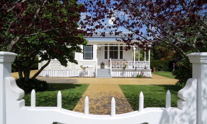 Coromandel House | Coromandels Three Chimney Villa - Walk to Town/Private Fenced Yard/Very Spacious