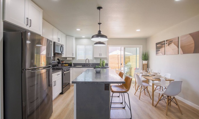 Imperial Beach Apartment | Coronado/IB Charming boutique Style Duplex Near Scenic Bikeway Path