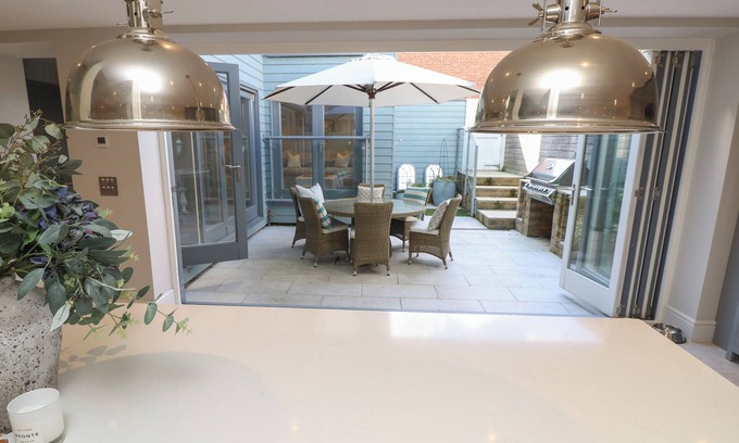 Seaview Cottage | Coronation House