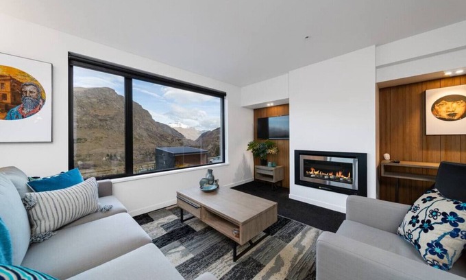 Arthur's Point Apartment | Coronet Apartment, Comfort and views,
